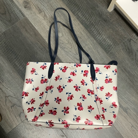 Kate Spade Tote - Picture 1 of 7